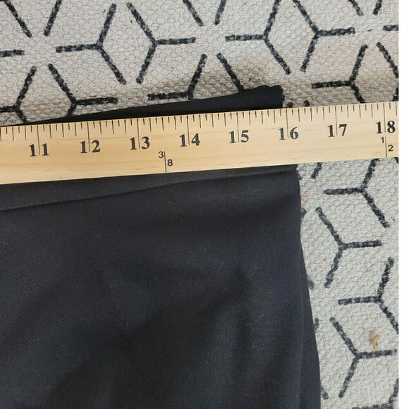 Cabi Black Ponte Knit Kingston Cropped Trouser Pants, sz 8 - Picture 12 of 16